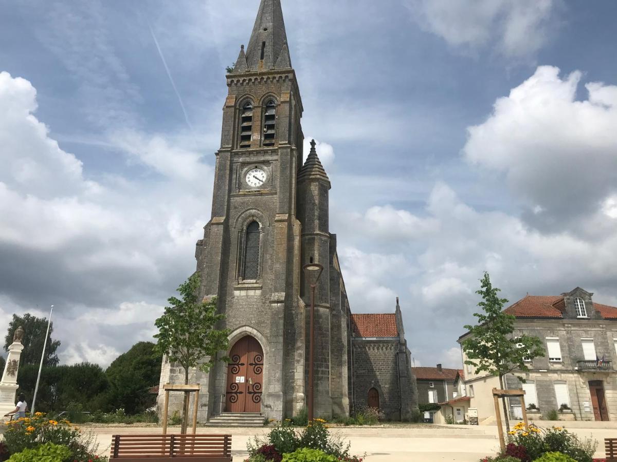 MontembœufLe Petit Maison别墅 外观 照片